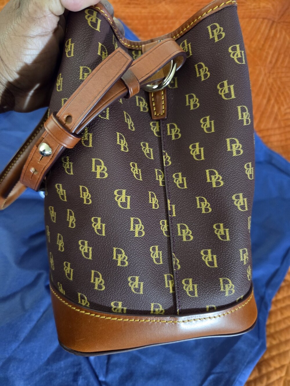 Dooney And Bourke Perry GRETTA SATCHEL BORDEAUX - Picture 4 of 8